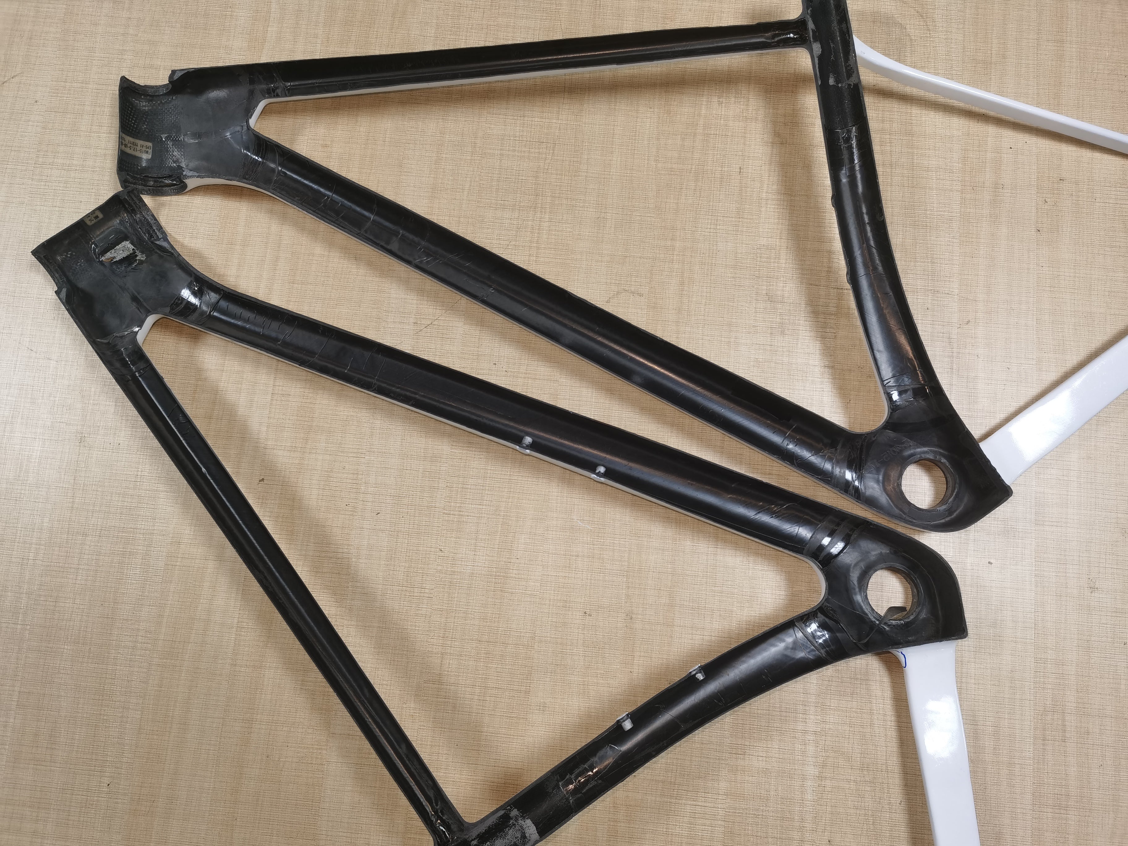 Carbon fiber technology Avenger CMT