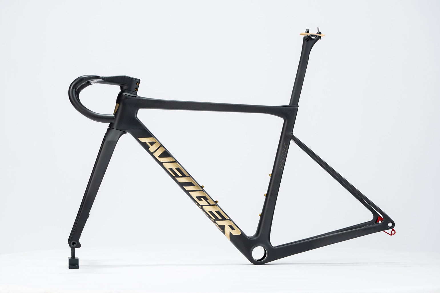 2026 New Carbon Road bike frame Avenger Shuttle-SL