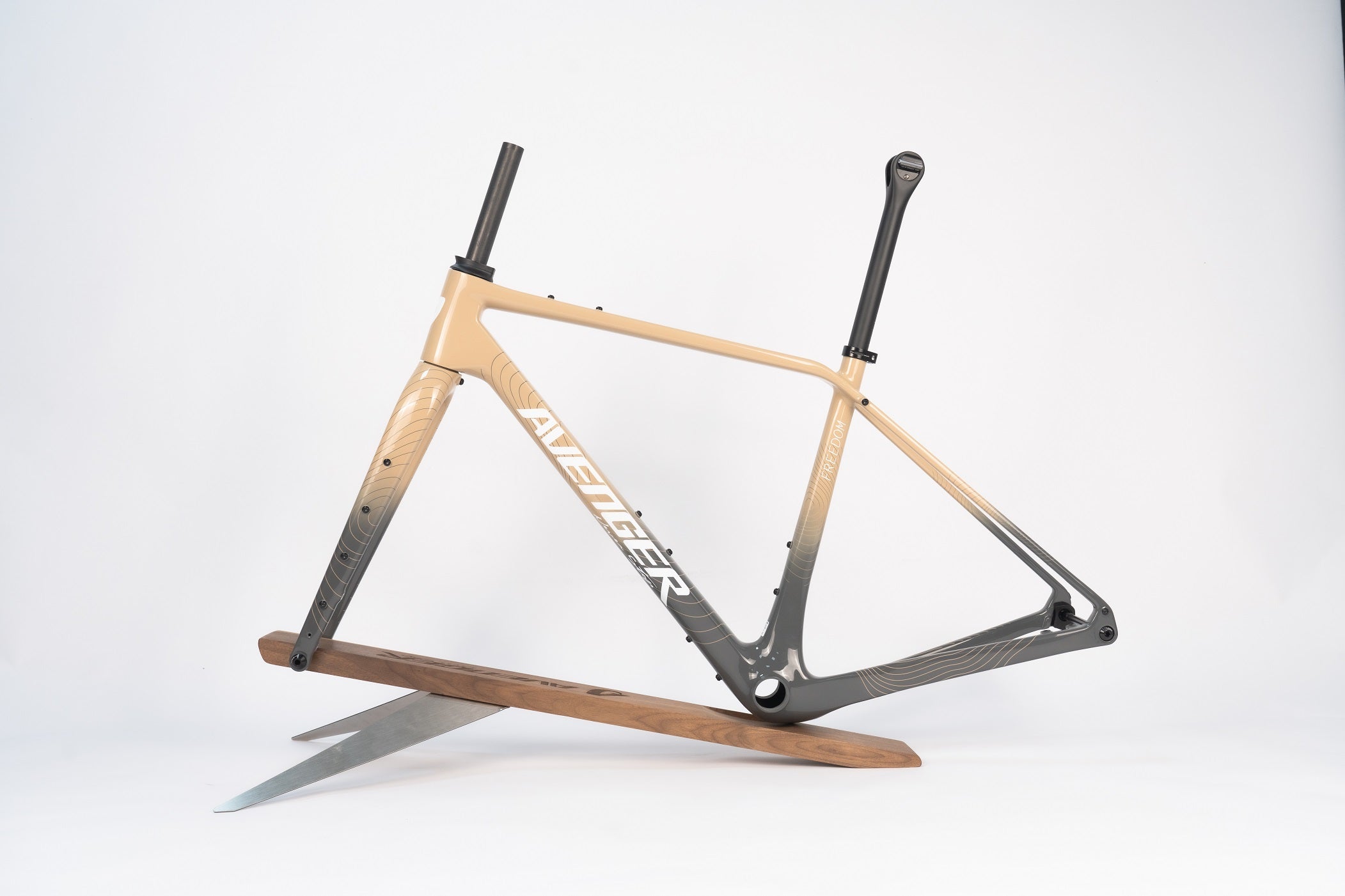 carbon fiber gravel bike frame AVENGER Carbon Gravel bike Frameset FM188