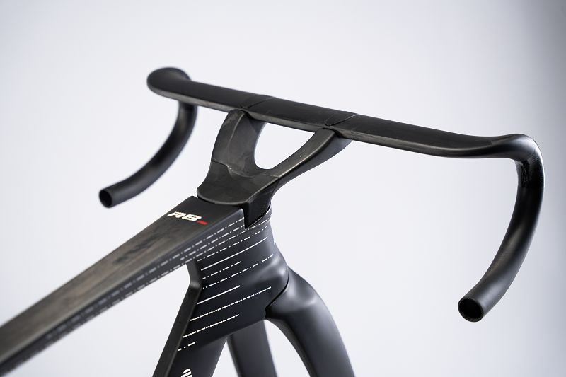 Avenger New Full Carbon Fiber Aero Road Bike R8RS Handlebar