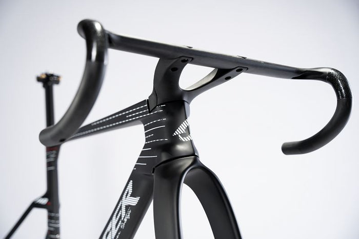 Avenger New Full Carbon Fiber Aero Road Bike R8RS Handlebar