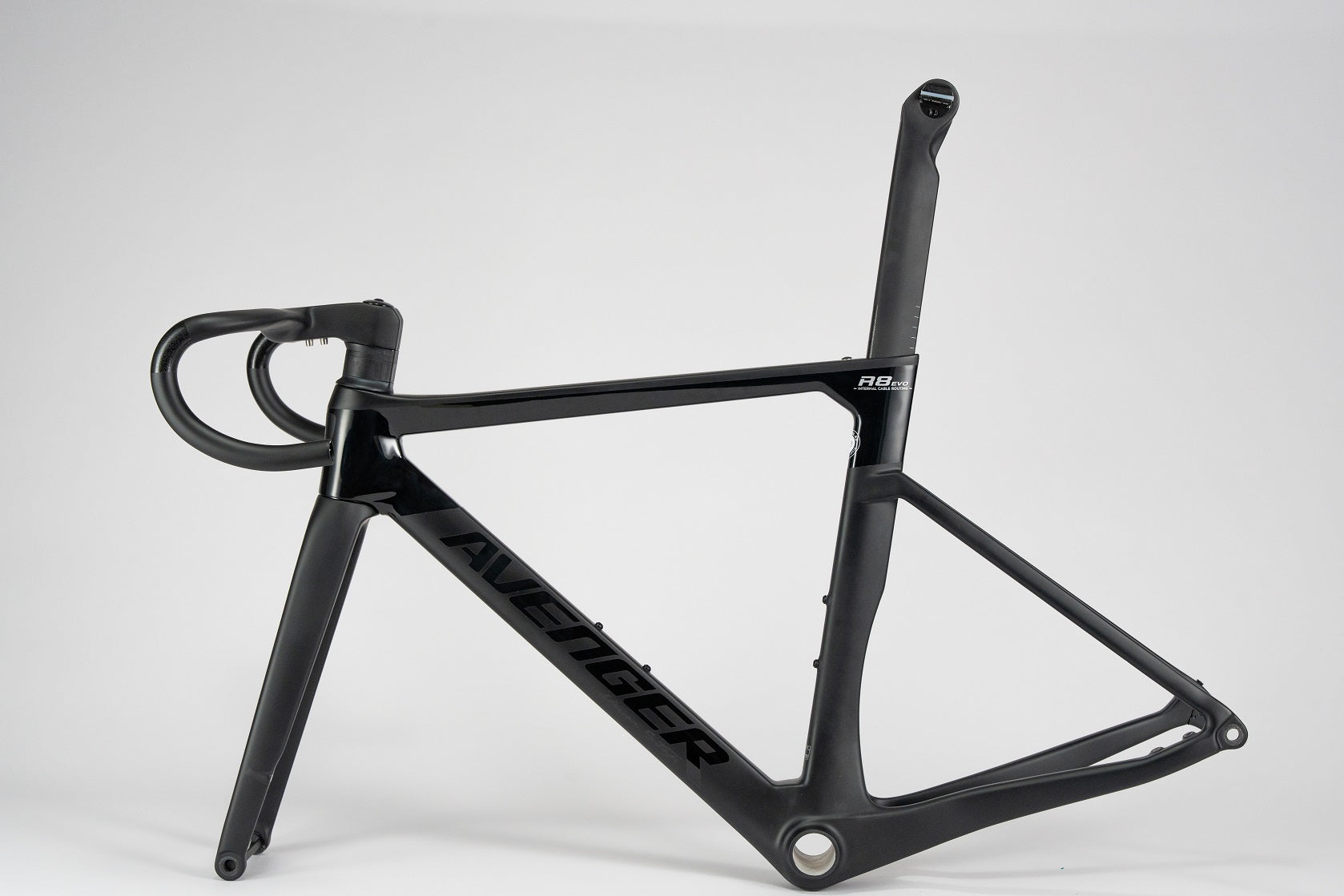 Avenger Carbon Road bike frame R8 Warrior Black